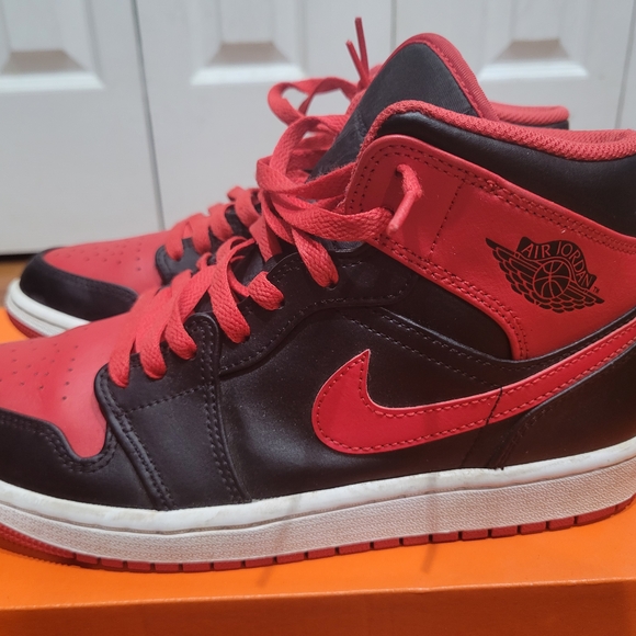 Nike Red and Black Athletic Shoes - Picture 3 of 5